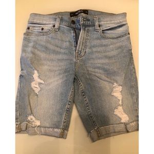 FINAL SALE ‼️Hollister Distressed Short  Size W29